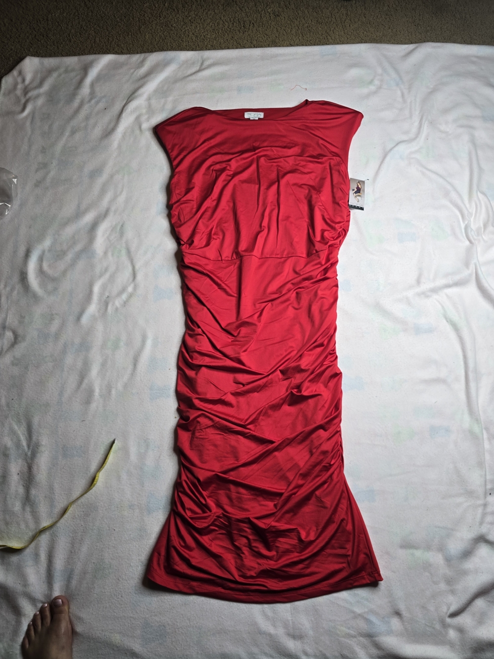 sofia by sofia vergara Red Ruched Scoop-Back Midi Dress - Picture 3 of 7